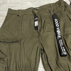 Fashion Nova NEW cargo jogger